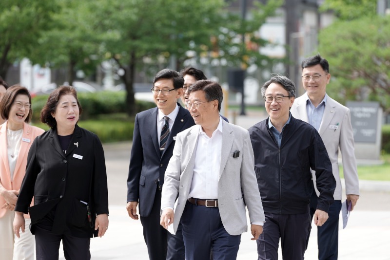 신상진 성남시장 업무 복귀…“민생 최우선으로 시민 한 분 한…